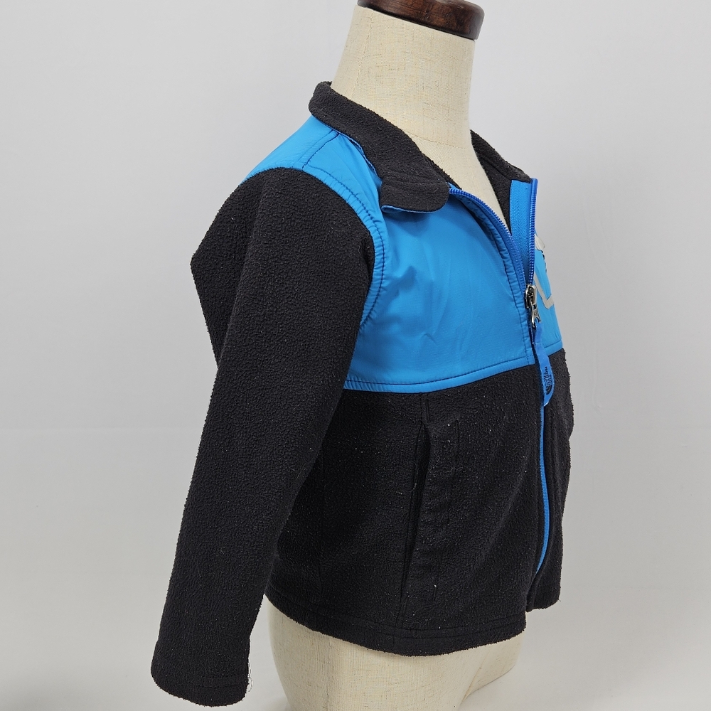 The North Face Denali size 2T fleece jacket - Picture 14 of 15